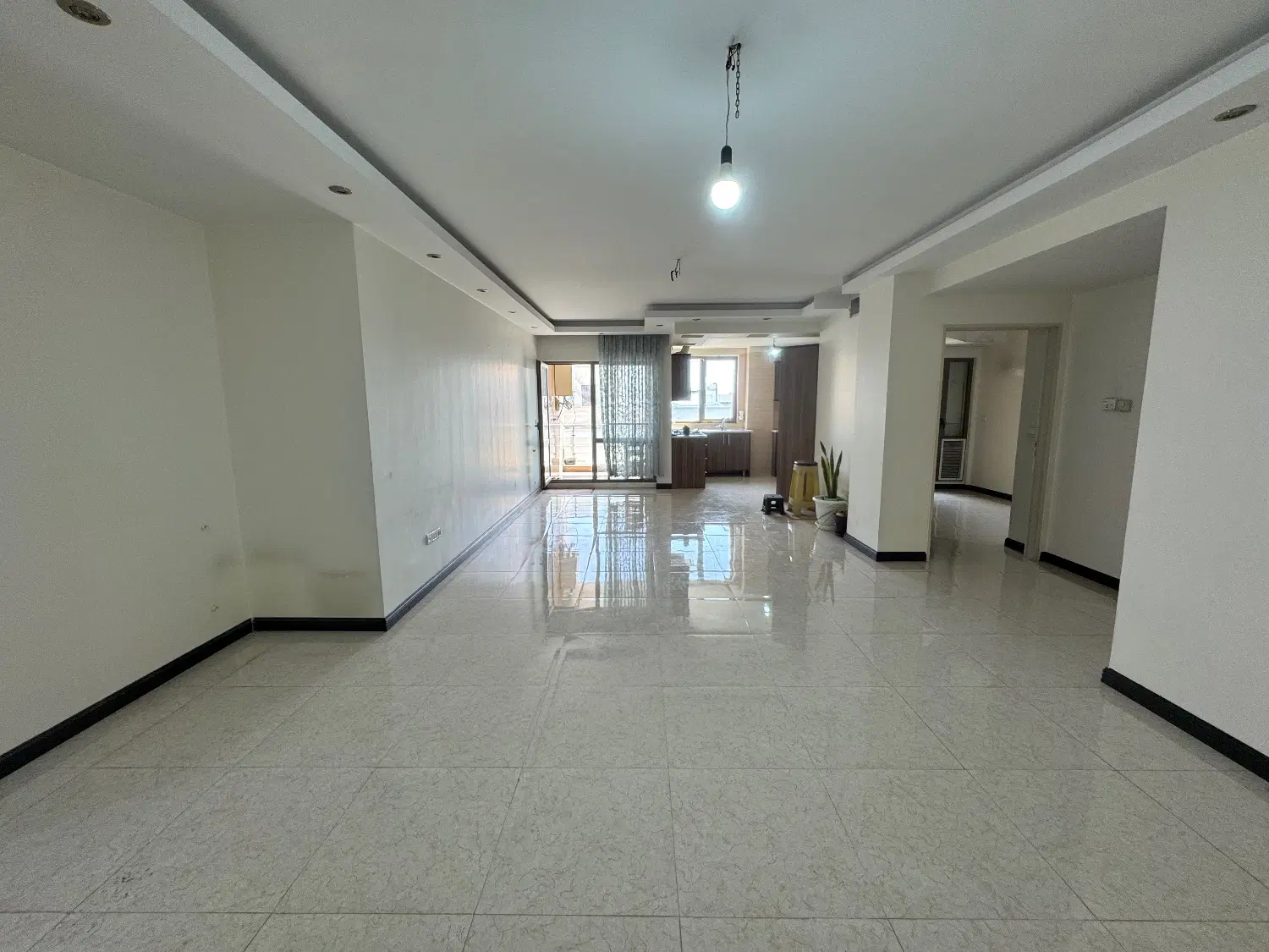آپارتمان ۳ خوابه، فول امکانات و خوش نقشه