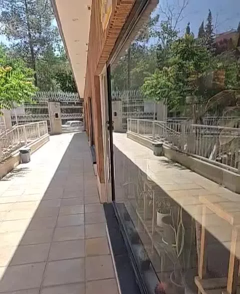 اجاره واحد تجاری در مجتمع
