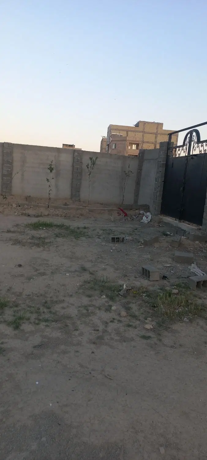 زمین چهاردیواری ۱۰۰۰ متری