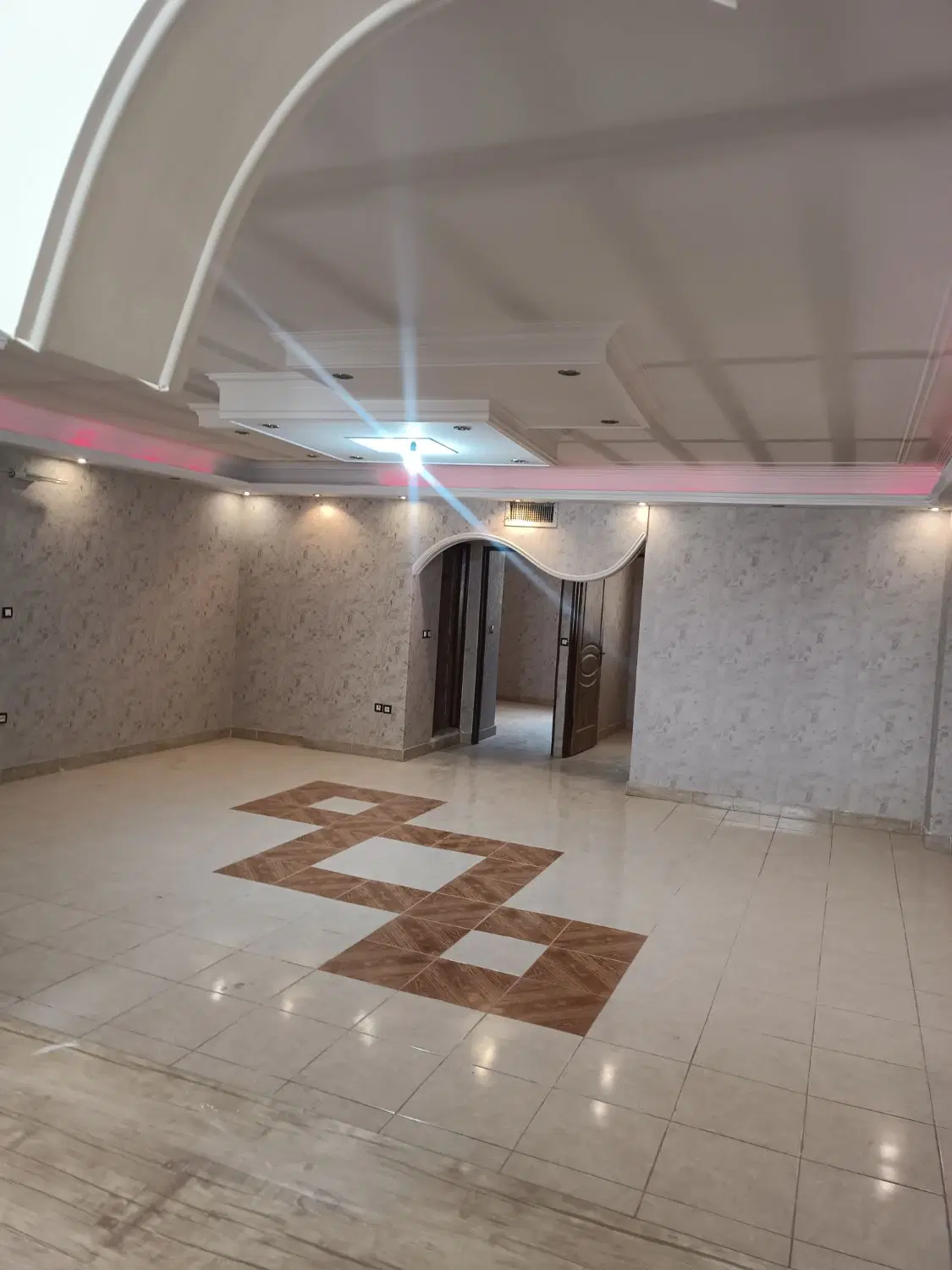 یک واحدآپارتمان ۱۰۰متری