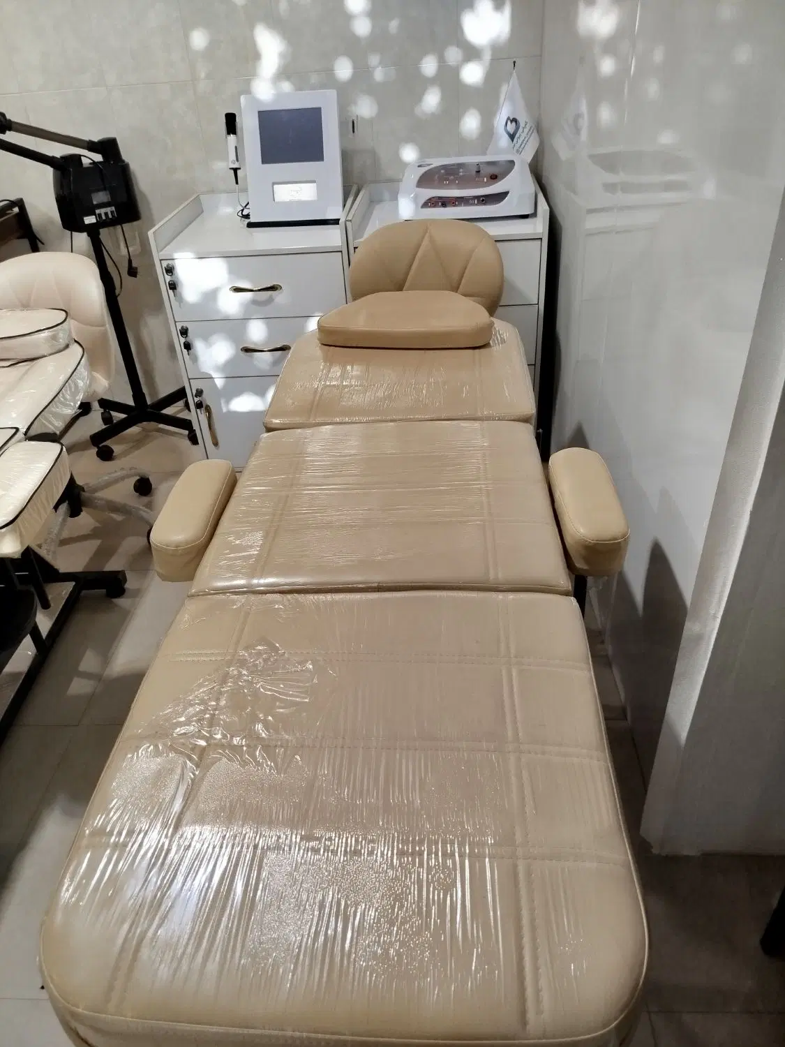 اجاره تخت در کلینیک پوست و‌مو