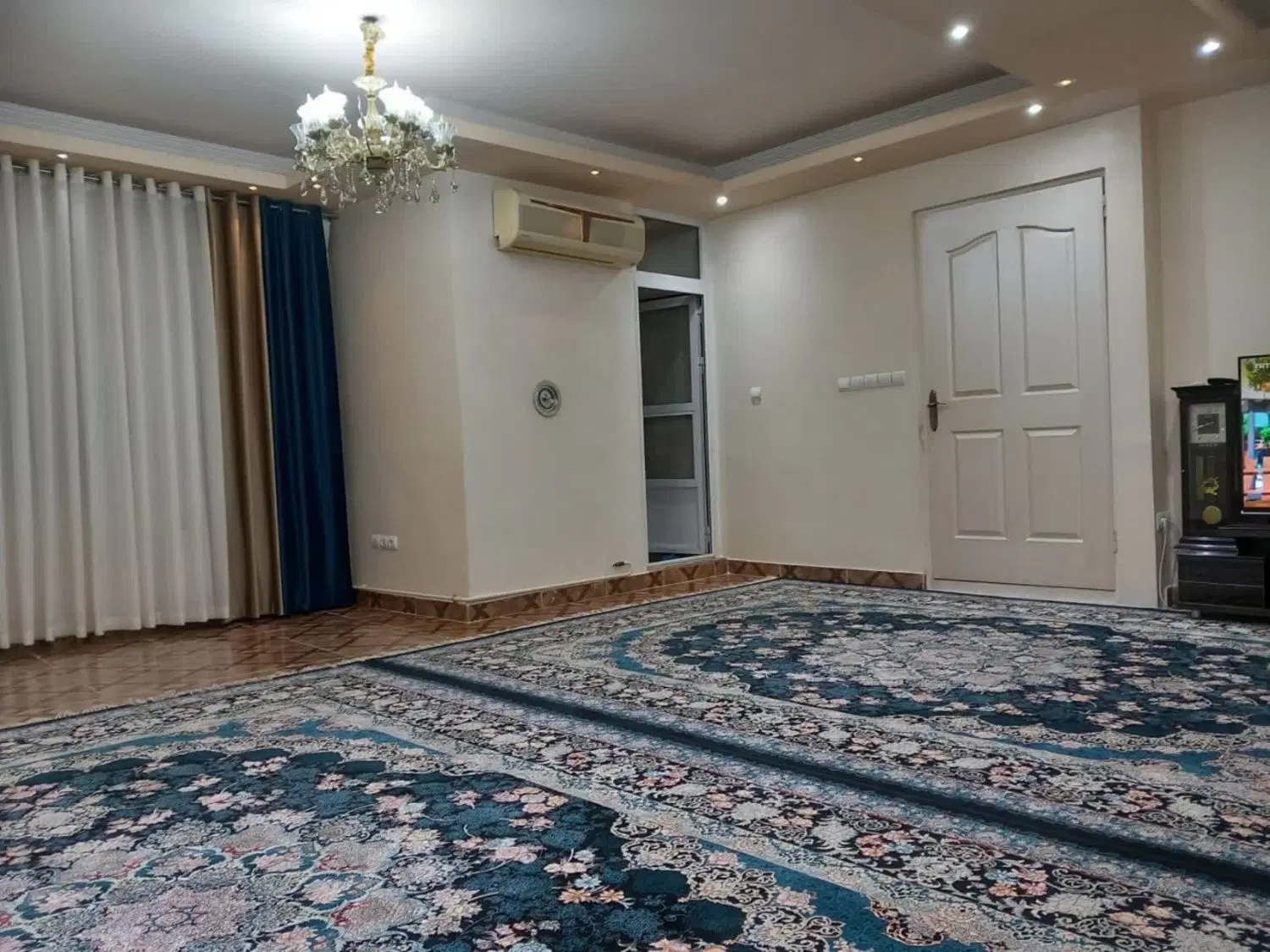 آپارتمان ۹۶متری خیابان رنجبر (حکم آباد )