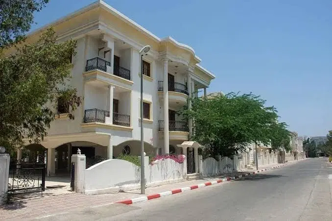همخونه آقا