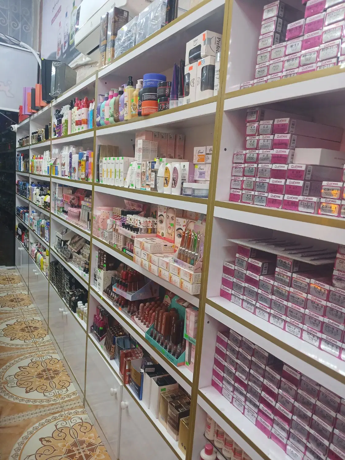 واگذاری گالری آرایشی