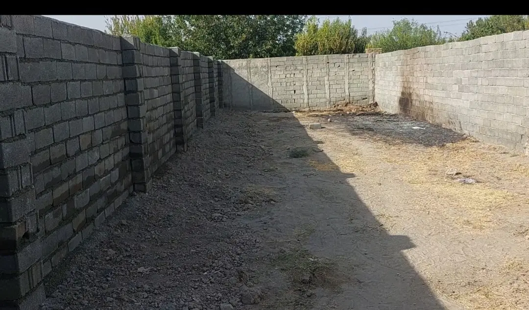 زمین ۲۰۰ متری