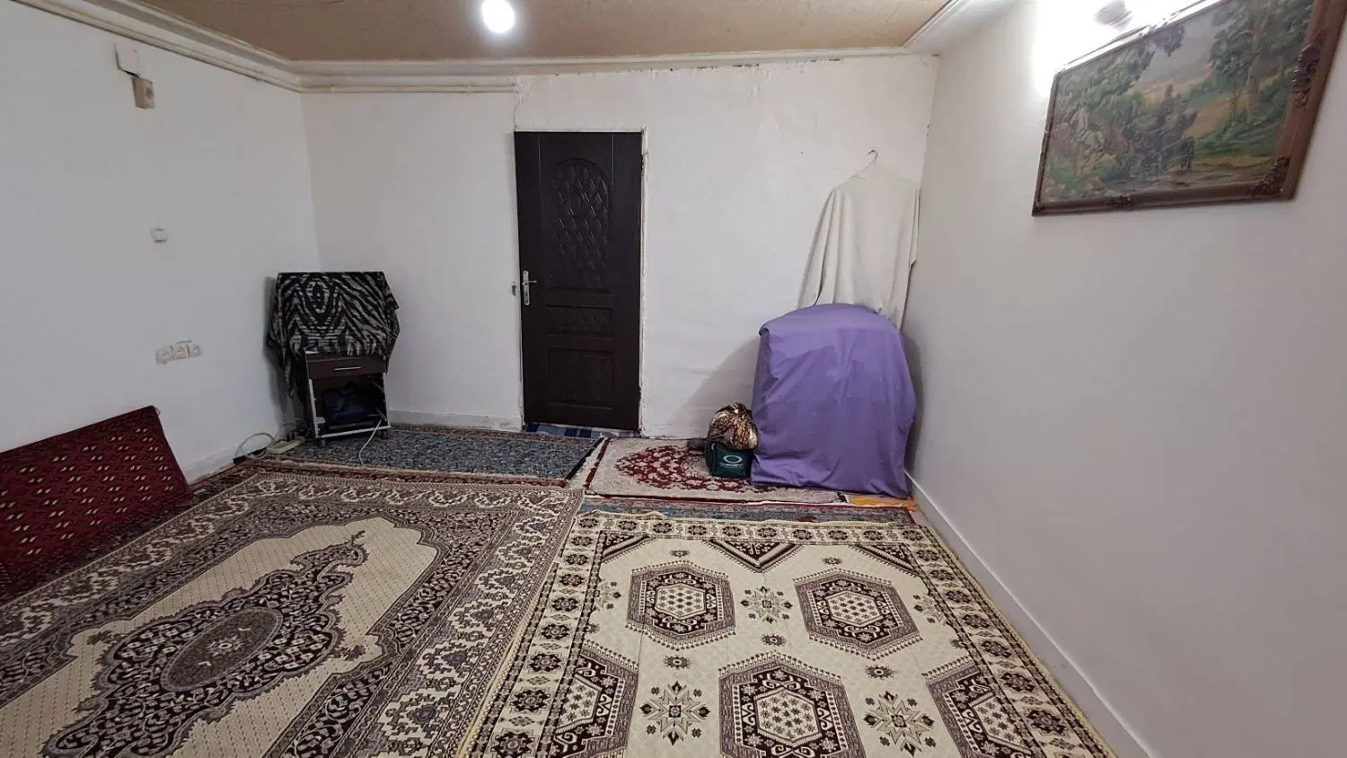 واحد همکف دارای دسترسی به مراکز خرید