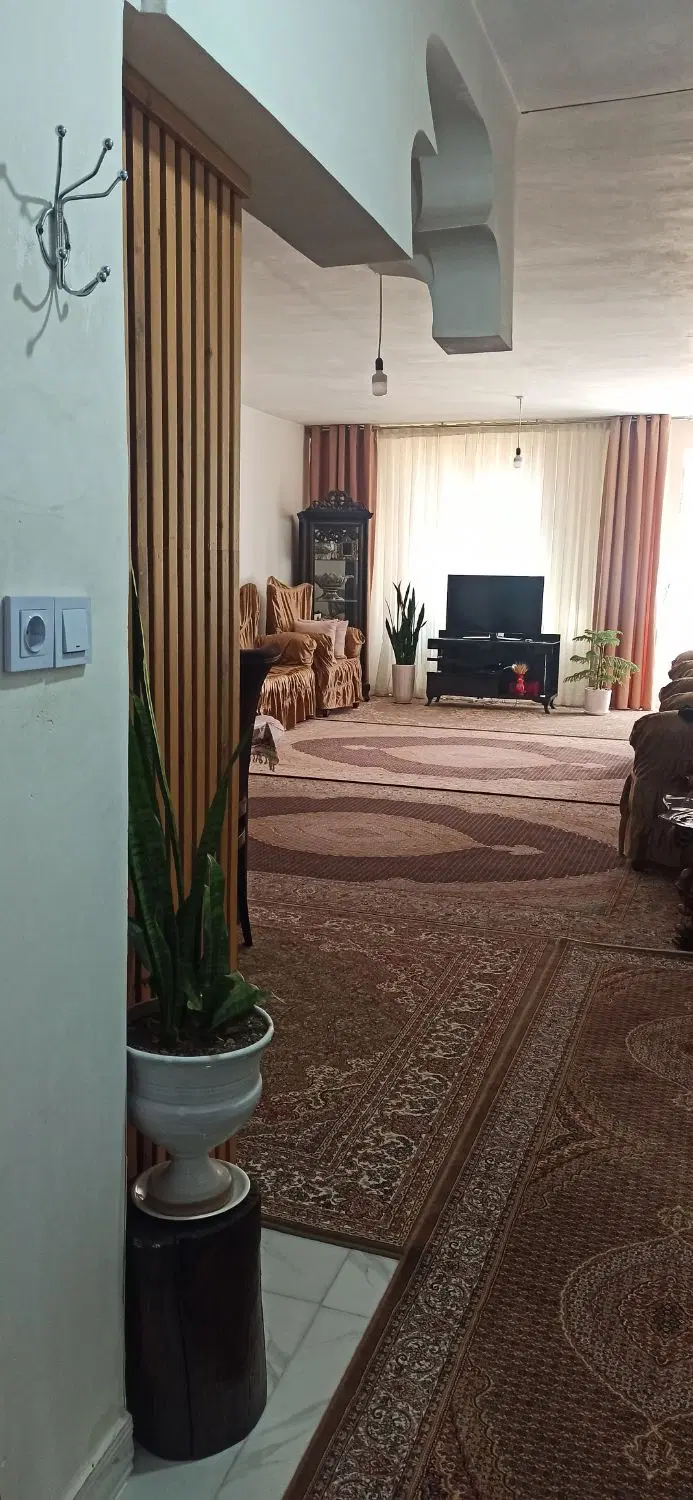 خانه ویلایی.