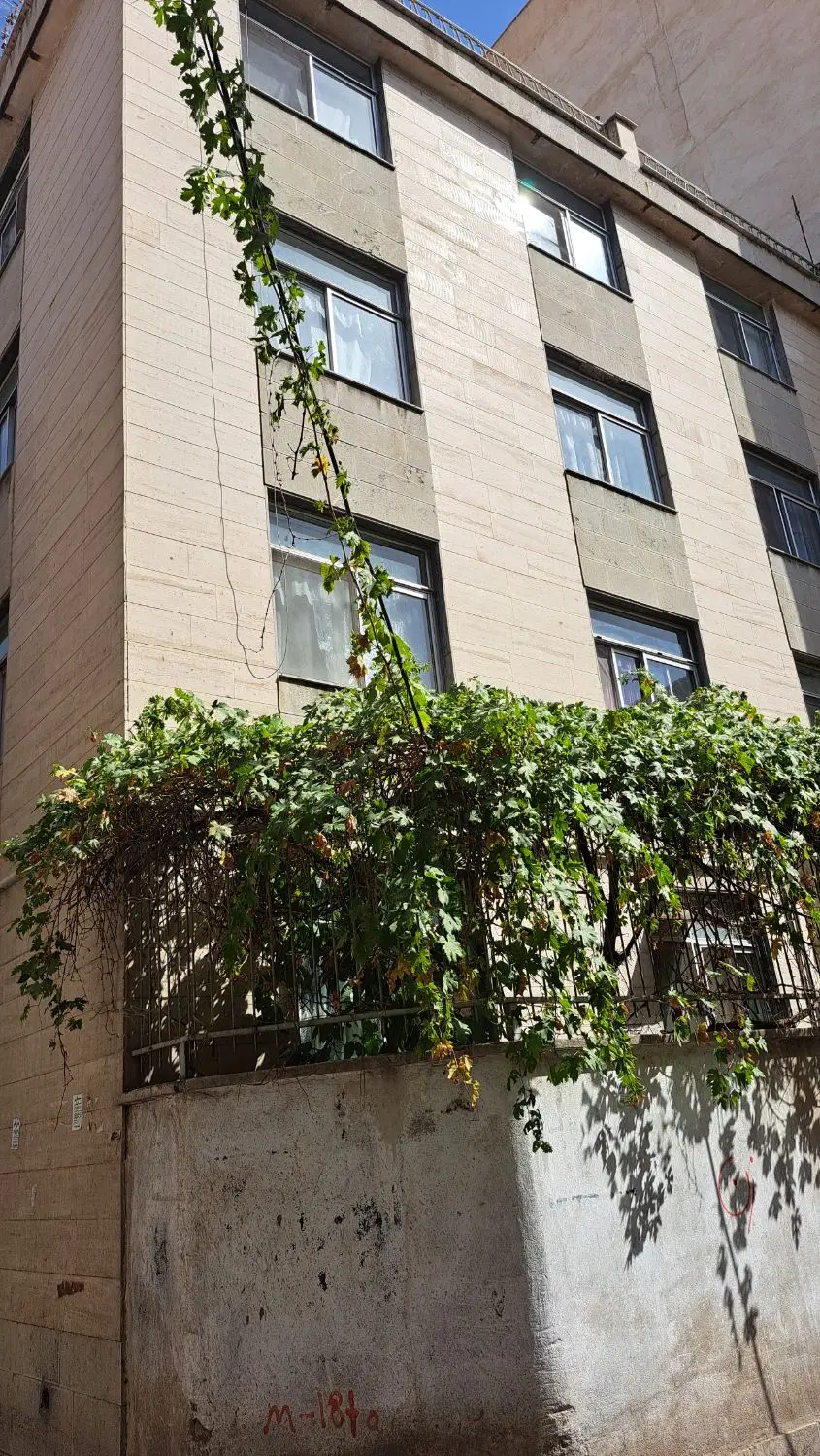 آپارتمان۸۱متری .زرکش خیابان نجاری