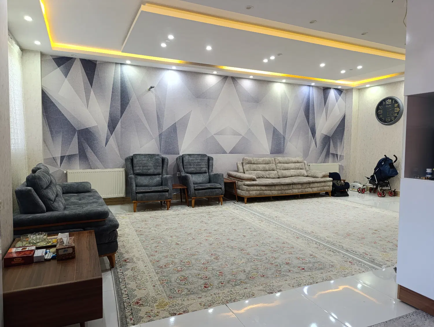 واحد ۱۵۰ متری دو خوابه مرکز شهر.بنگاهی تماس نگیرد