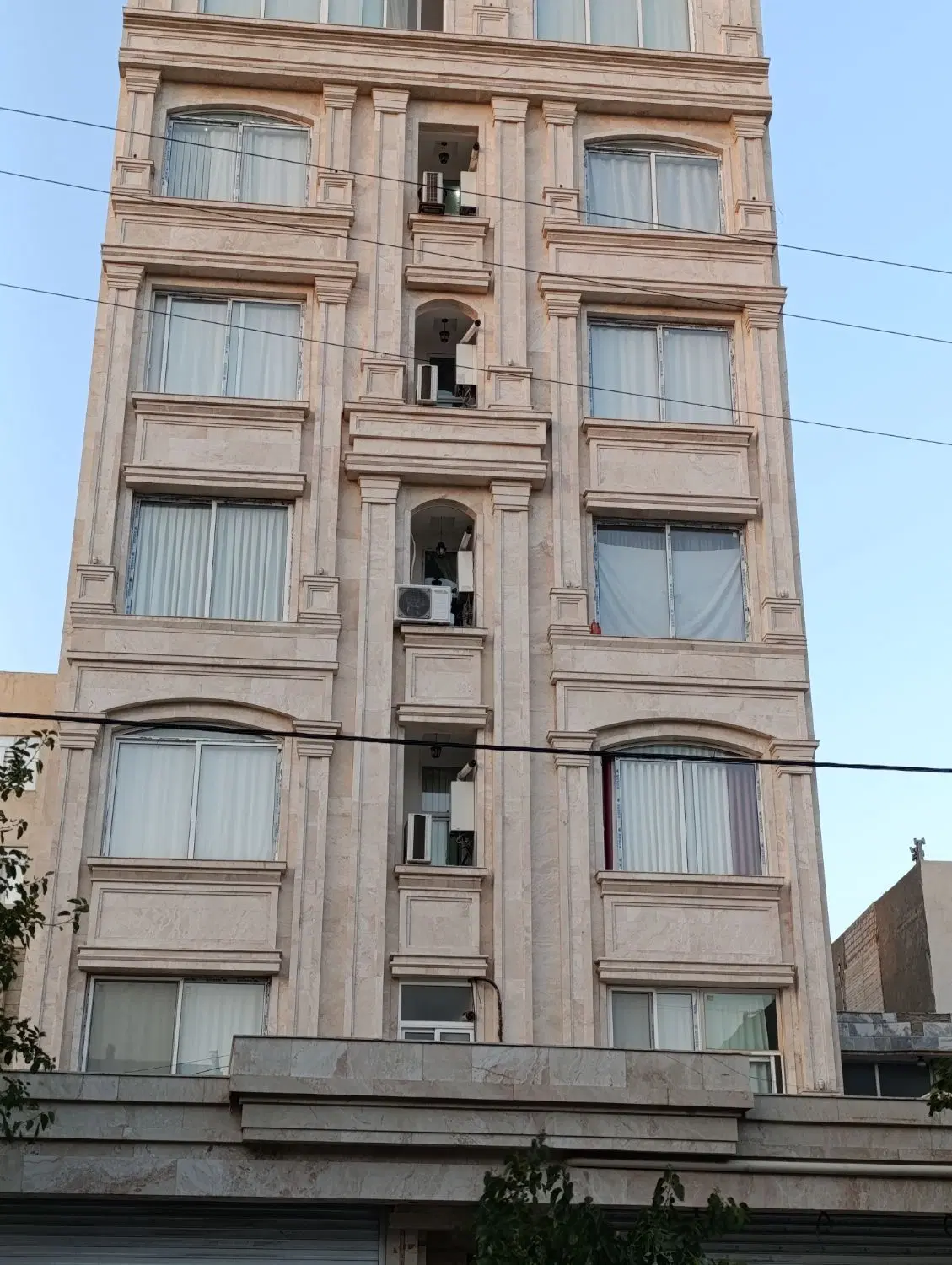 ۳۲۰متر آپارتمان تاپ لوکیشن مطهری ۴۶ ۴خواب