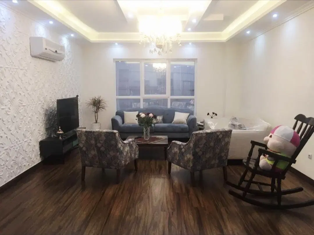 ۱۰۰ متر آپارتمان دو خواب پارکینگ اختصاصی