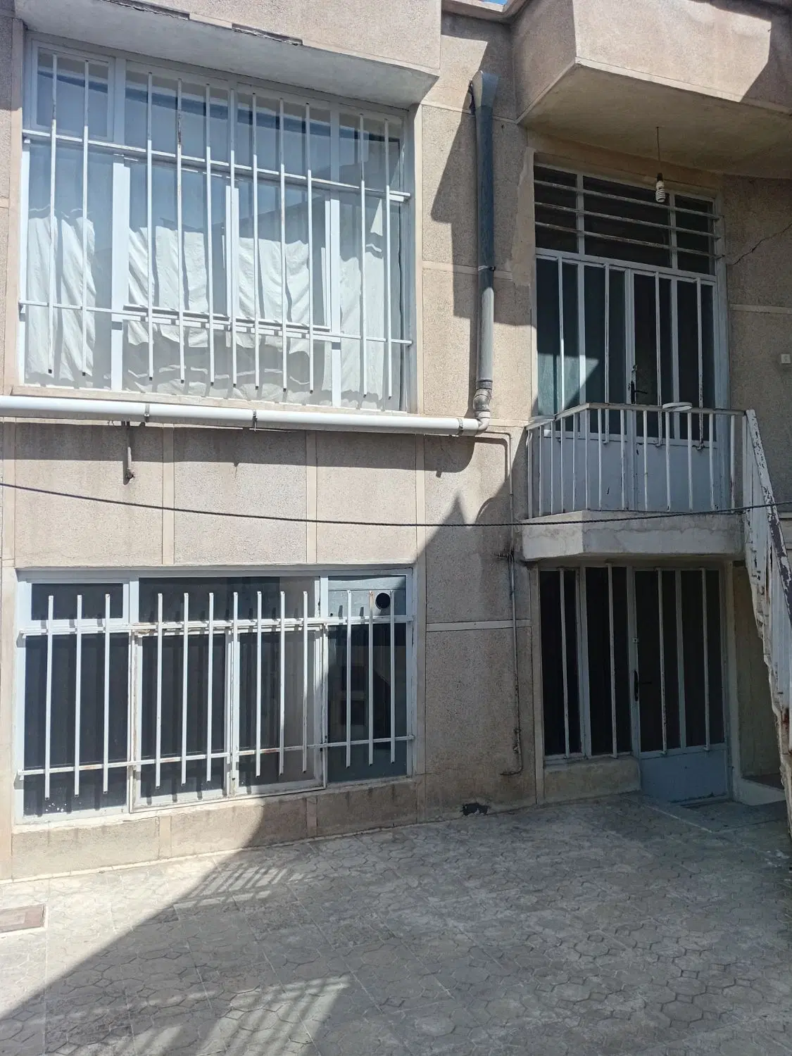 حیاط اجاره ابوذردربست