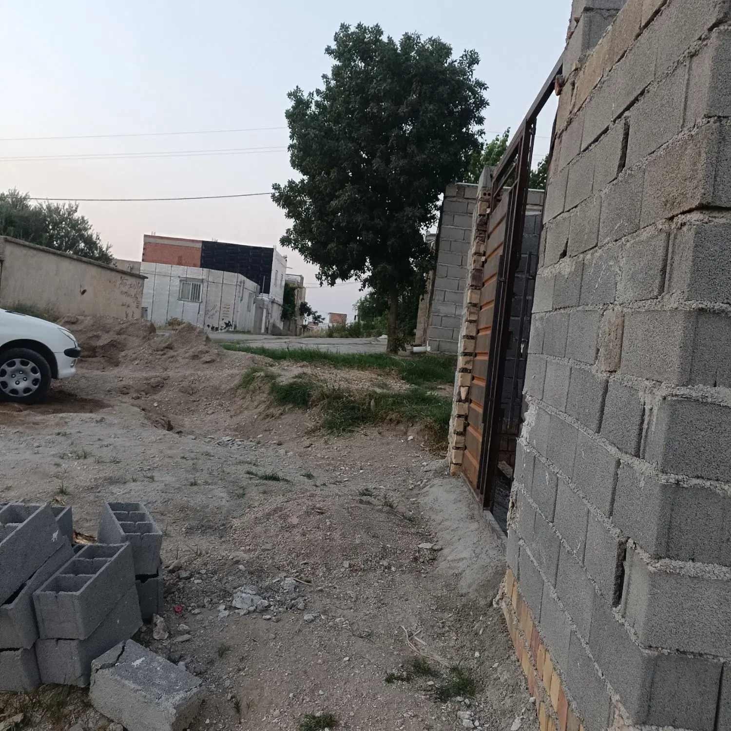 خانه نیمه ساز