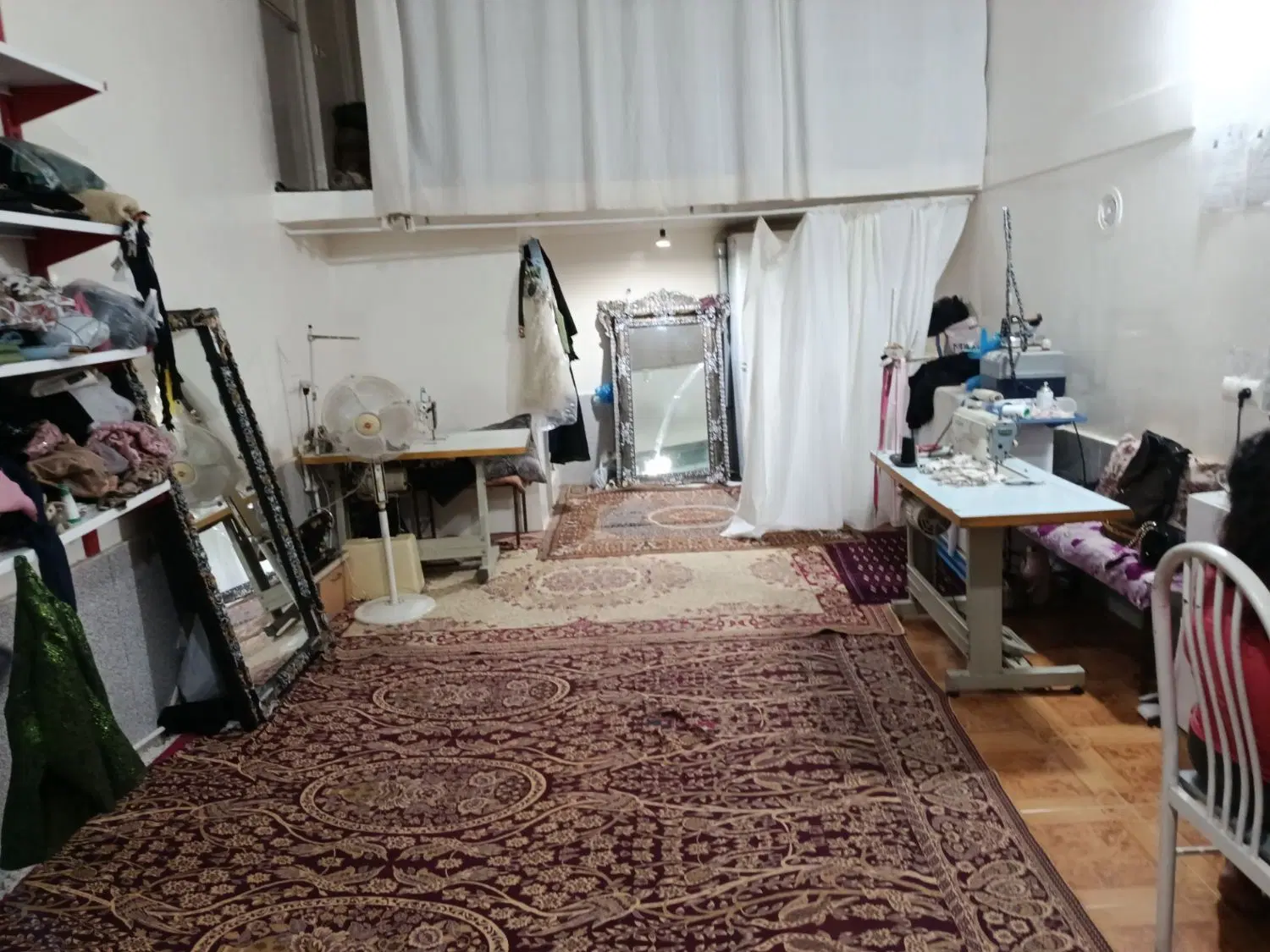 مغازه 43 متری  بر خیابان اصلی