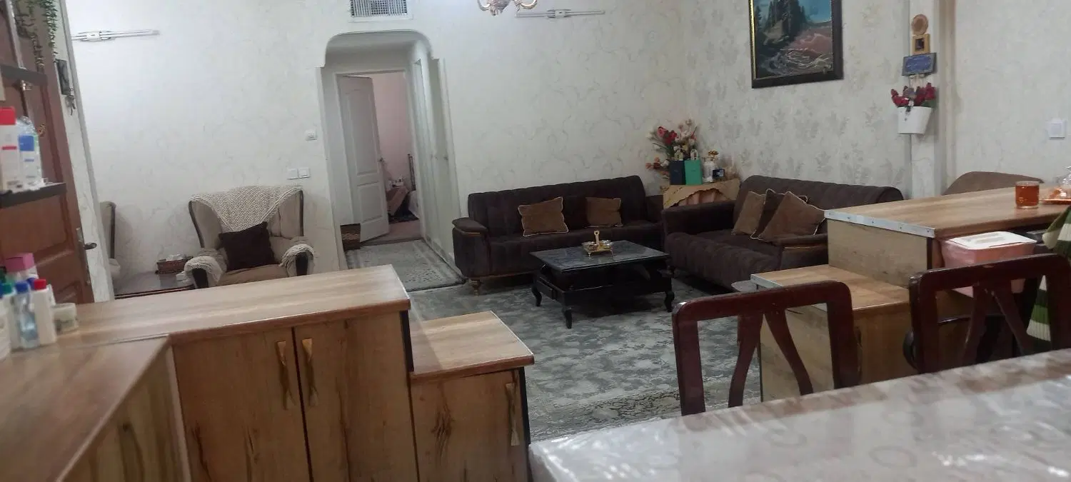 آپارتمان طبقه دوم