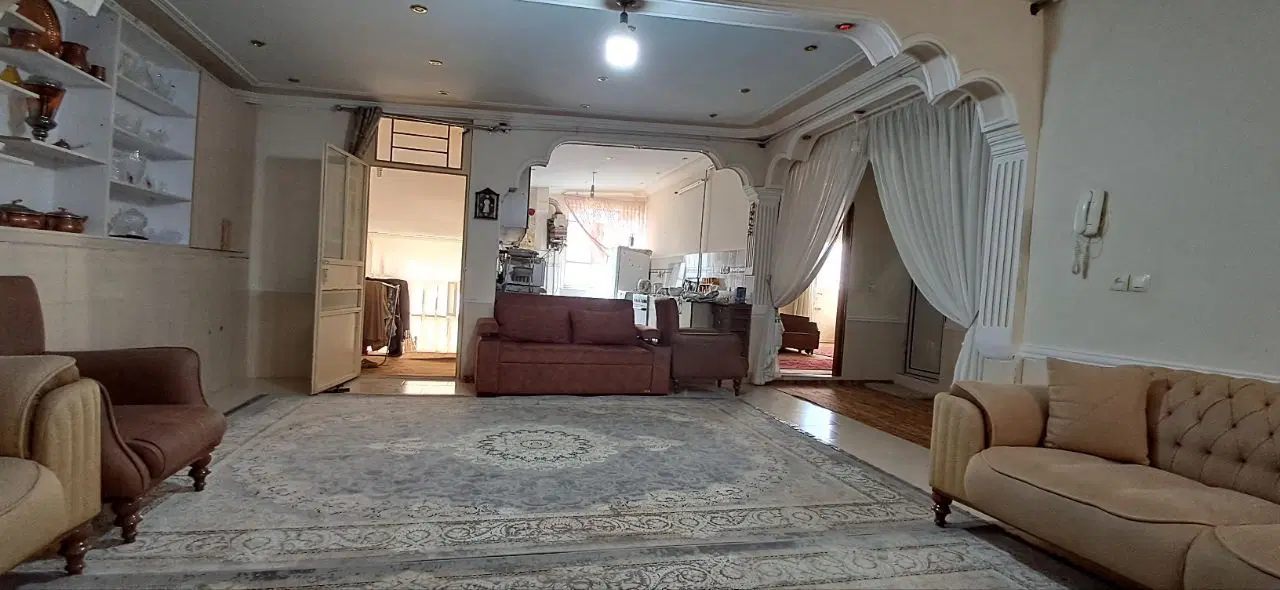 ۱۱۱متر ویلایی نصر _ کم تراکم قلب نصر _تاپ لوکیشن