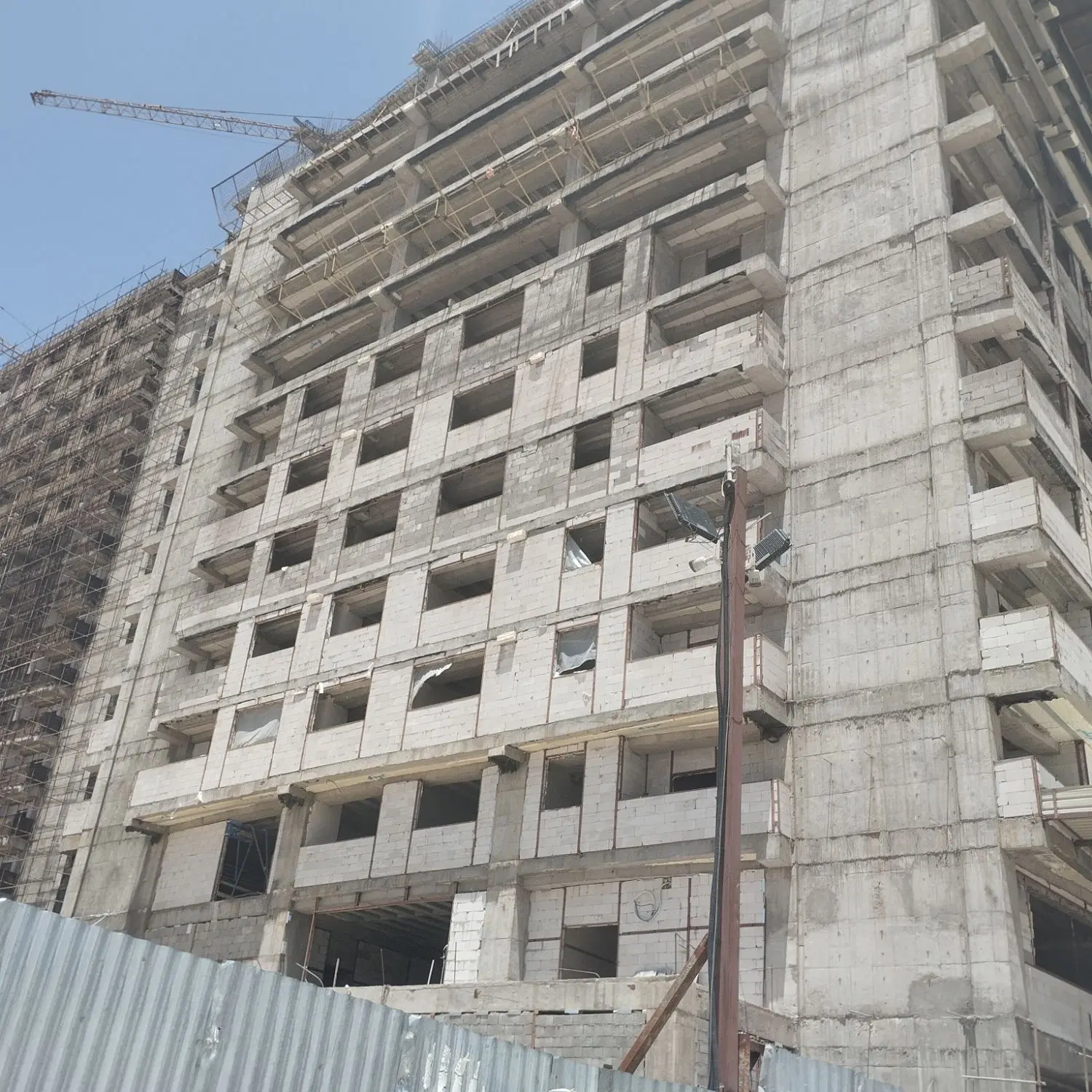 پیش فروش یک واحد مسکونی میدان احسان