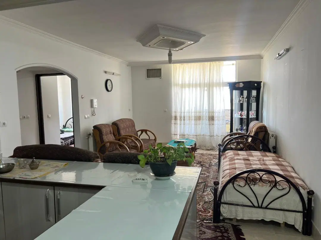 فروش ۹۰ متری ۲ خواب کیانپارس شهرک رسالت سند دار