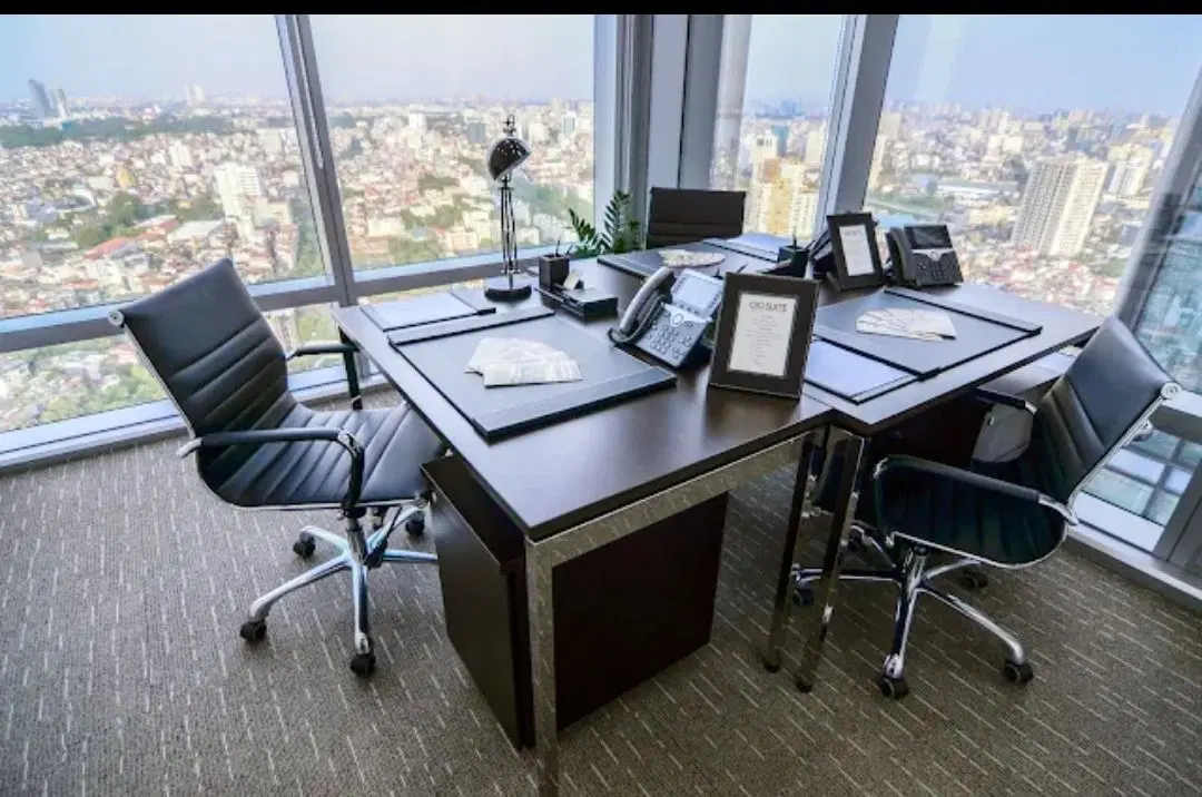 دفترکار نوساز _ حاشیه _ وکیل آباد _ فلت _450 متر