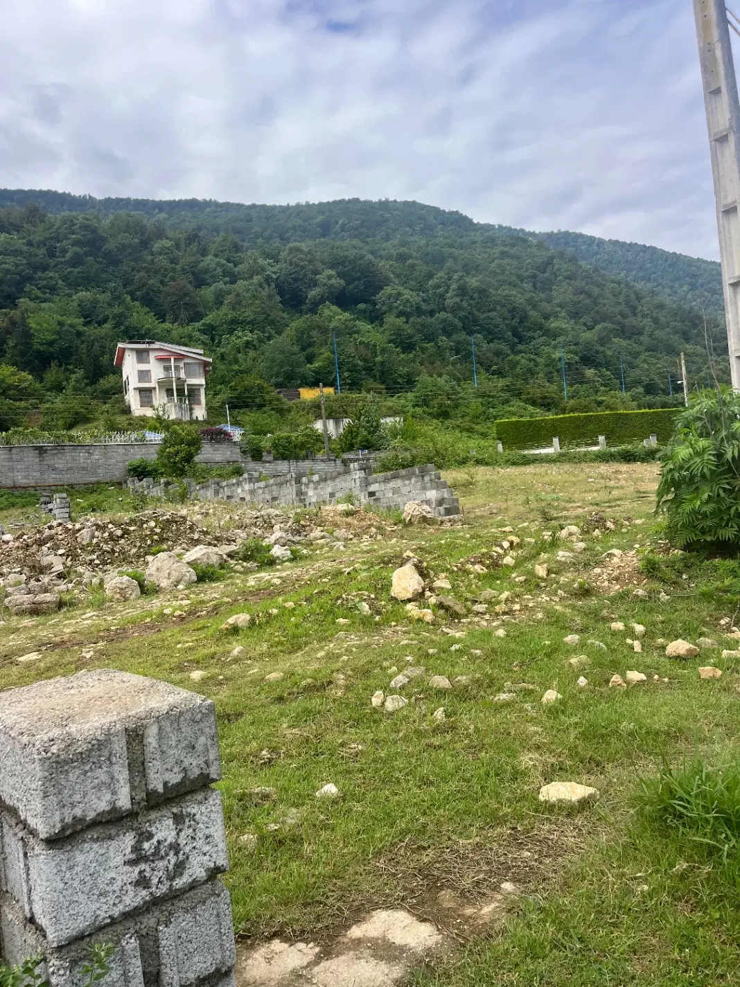 ۵۱۵ متر زمین پای کوه