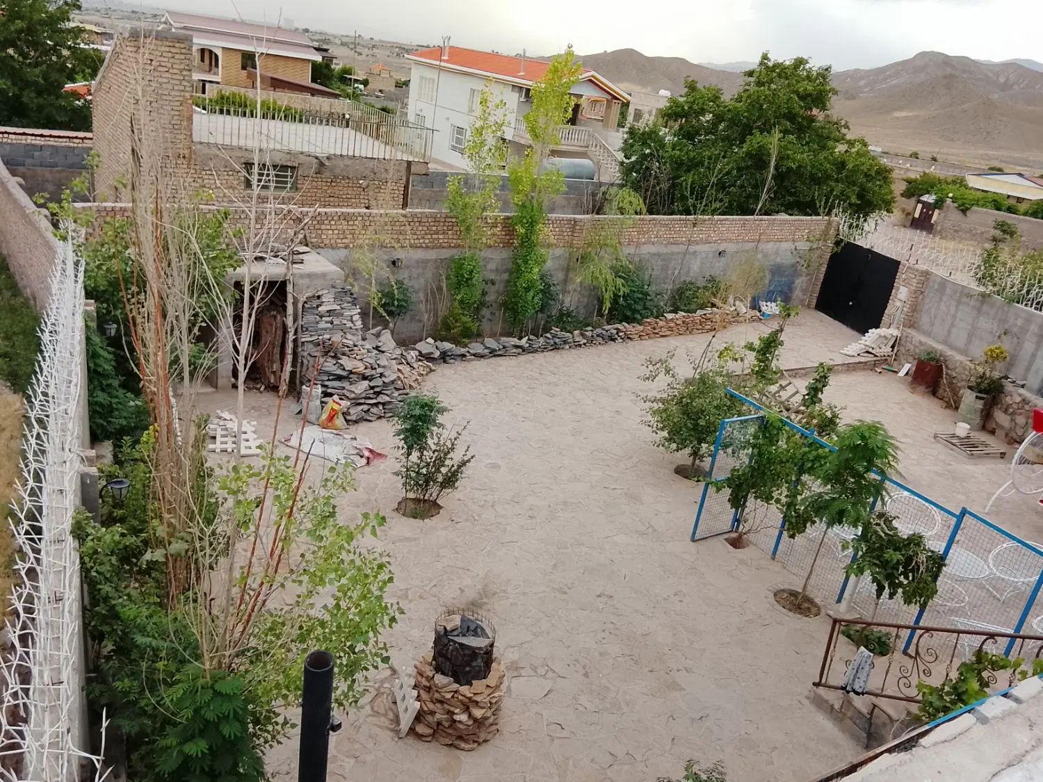 باغ در غار چشمه مرجان چهار فروشی سه نبش