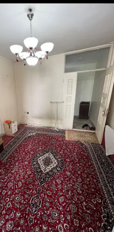 رهن آپارتمان ۴۰ متری تک واحدی طبقه اول