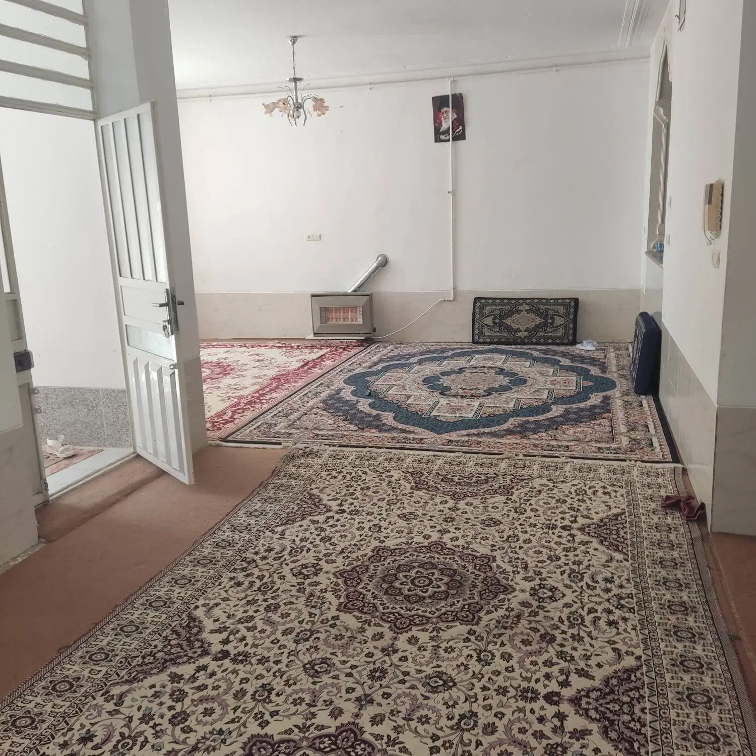منزل۲۲۵متر بایک دهنه مغازه براصلی بلواراتحاد کوشکک