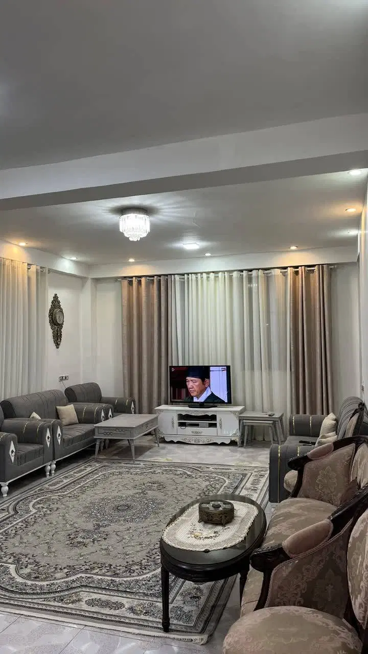 فروش واحد مستقل با حیاط دلباز