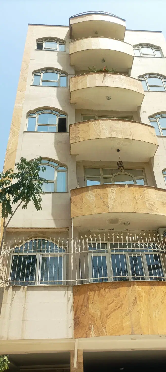اپارتمان۱۷۰متردانشجو۶وموارداجاره دیگر بهر مبلغ وو،