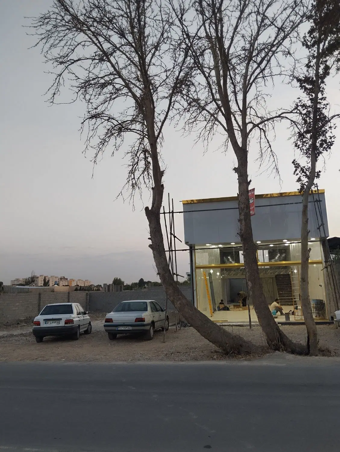 ۱۵۰متری با۶متربهرخ ایثارروبروی تالاربغل مغاز