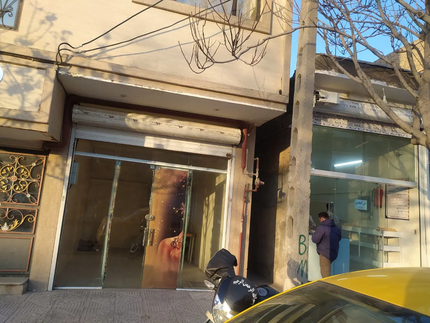 مغازه ب متراژ ۱۵متر تجاری دارد،،جهت رهن و اجاره