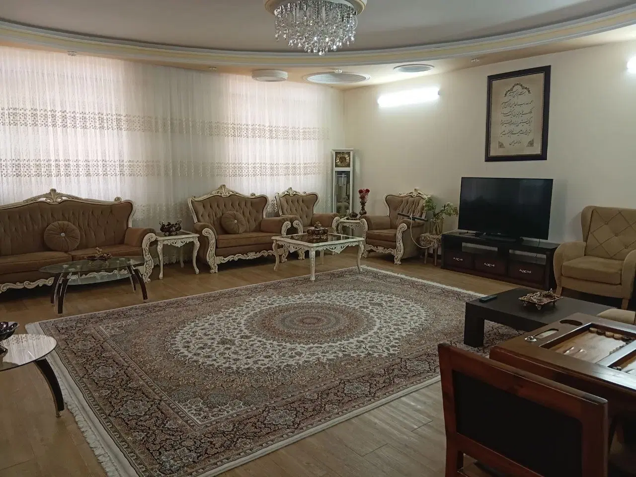 نور ۱۷ تک واحدی دو نبش
