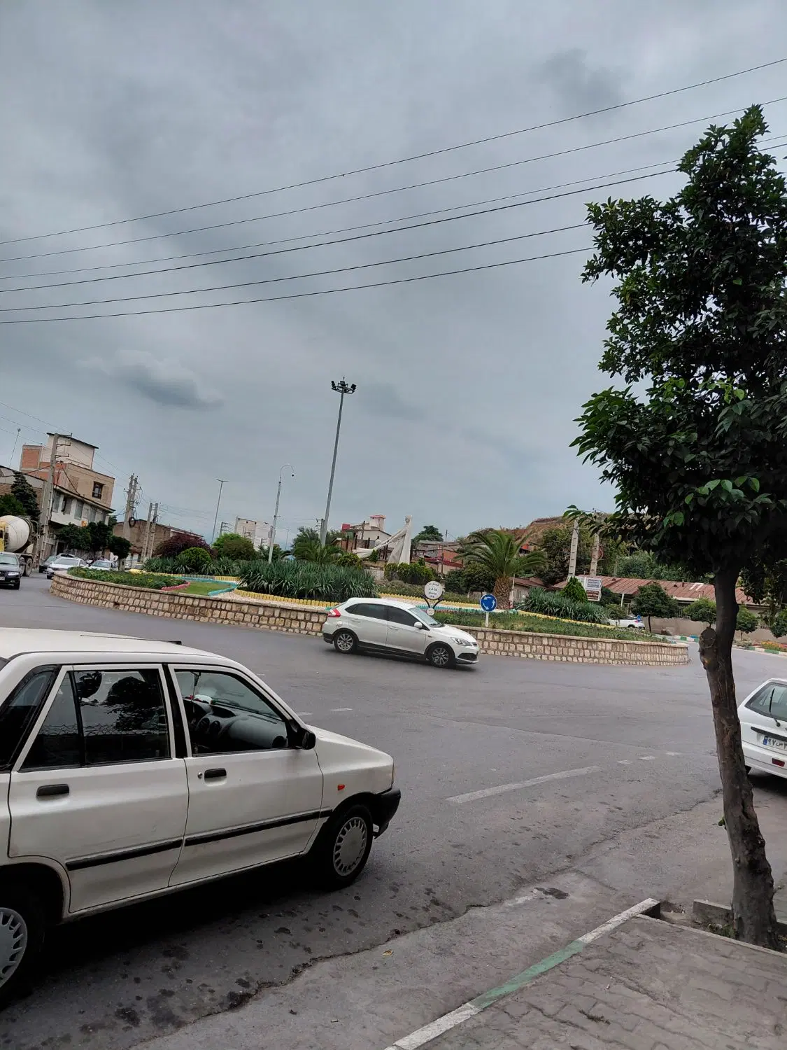 ویلایی برخیابان اصلی شهرک بهزیستی تجاری 110متر