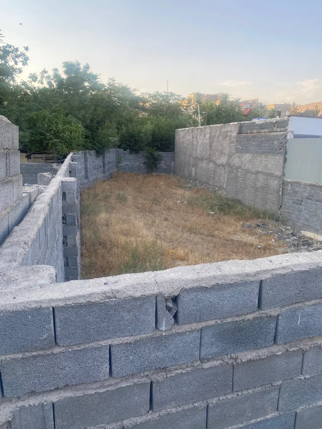زمین پردیس اصطلک