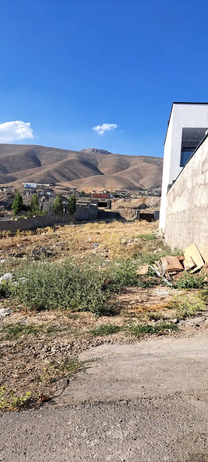 زمین ۶۵۰ متری در چناران