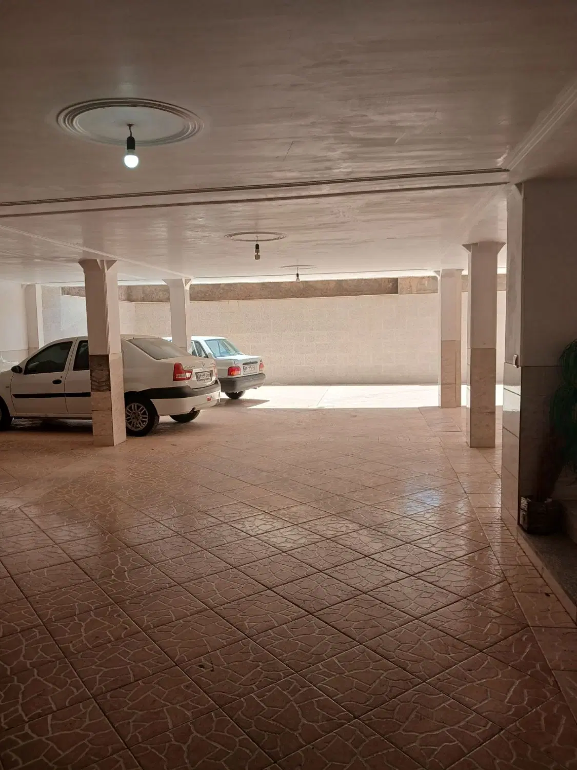 فروش یک واحد اپارتمان ۱۰۵ متر پروین اعتصامی ۱۳