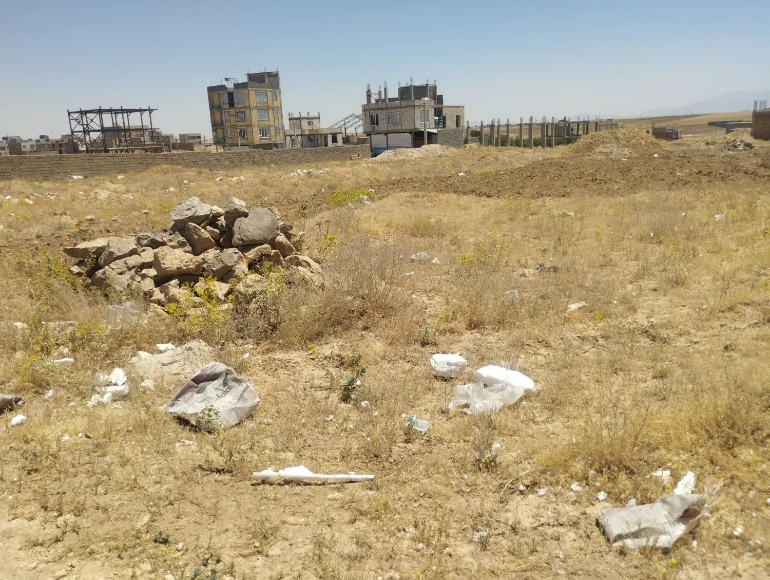 زمین مسکونی خام تفکیک نشده