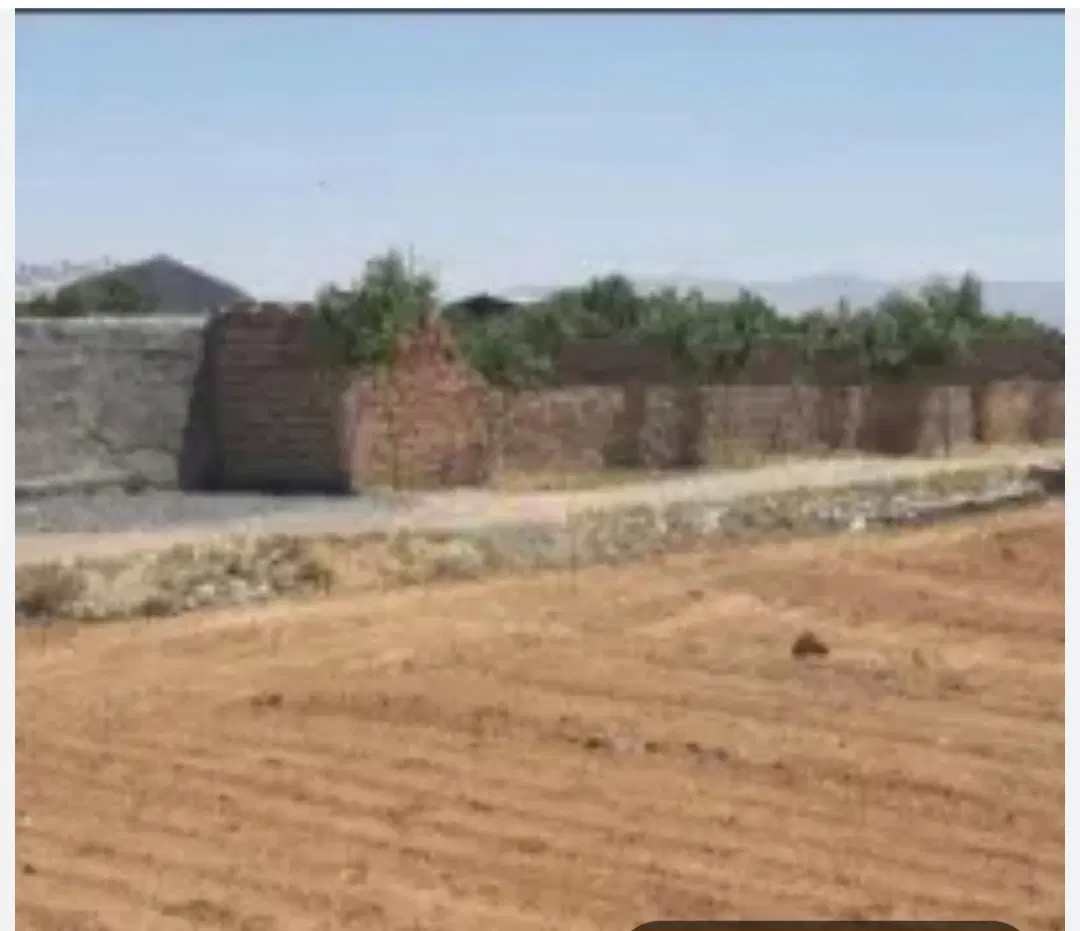 زمین فروشی