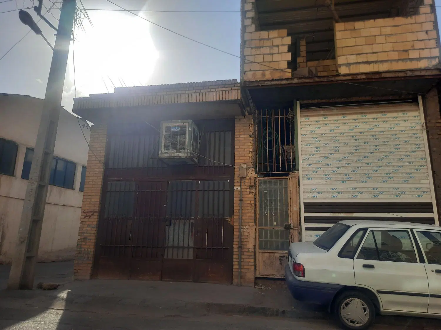 مغازه تجاری فروشی