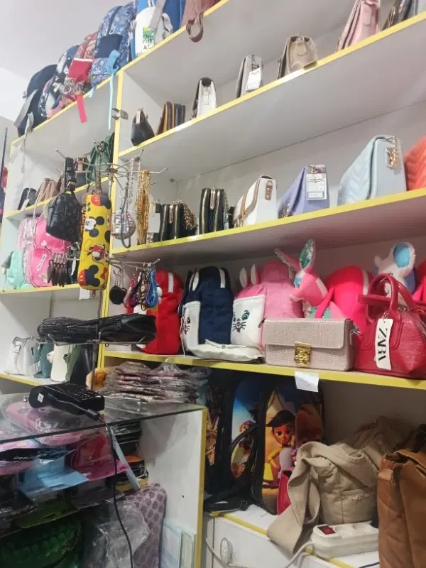 واگذاری مغازه کیف و کفش فروشی زنانه و مدارس