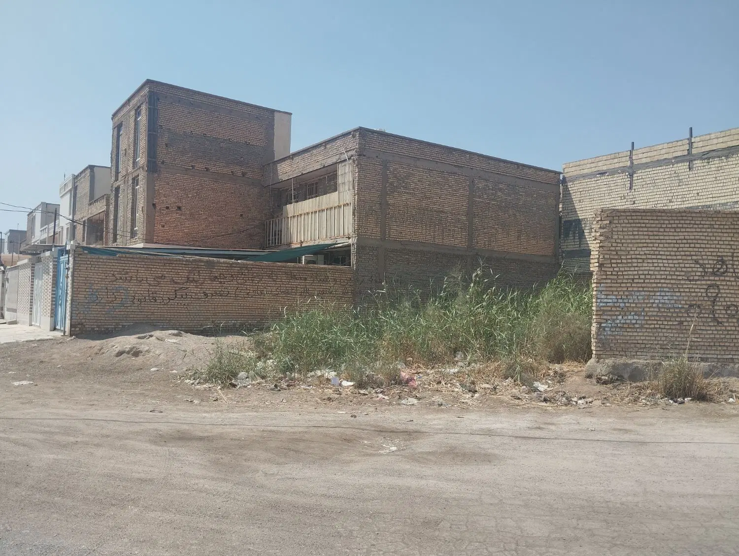 زمین چهل متری