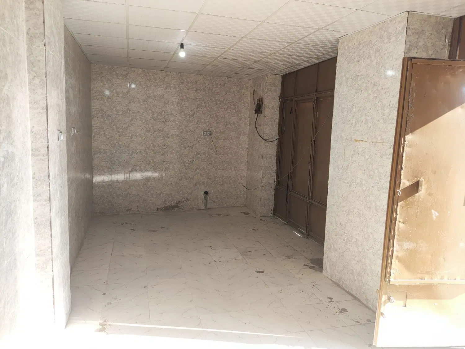 دو دهنه مغازه تجاری
