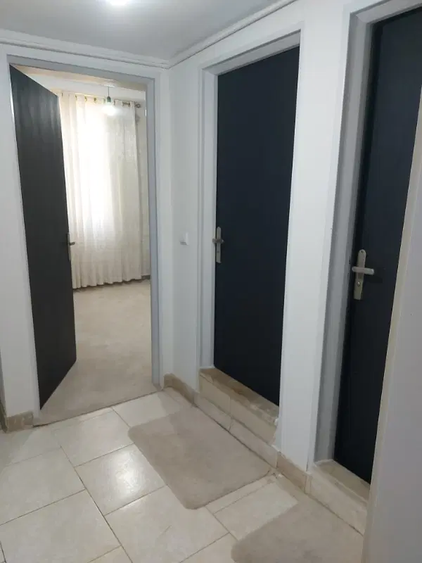 آپارتمان ۷۰متری مرکزشهرکرج بادوپارکینگ سندی ط۲
