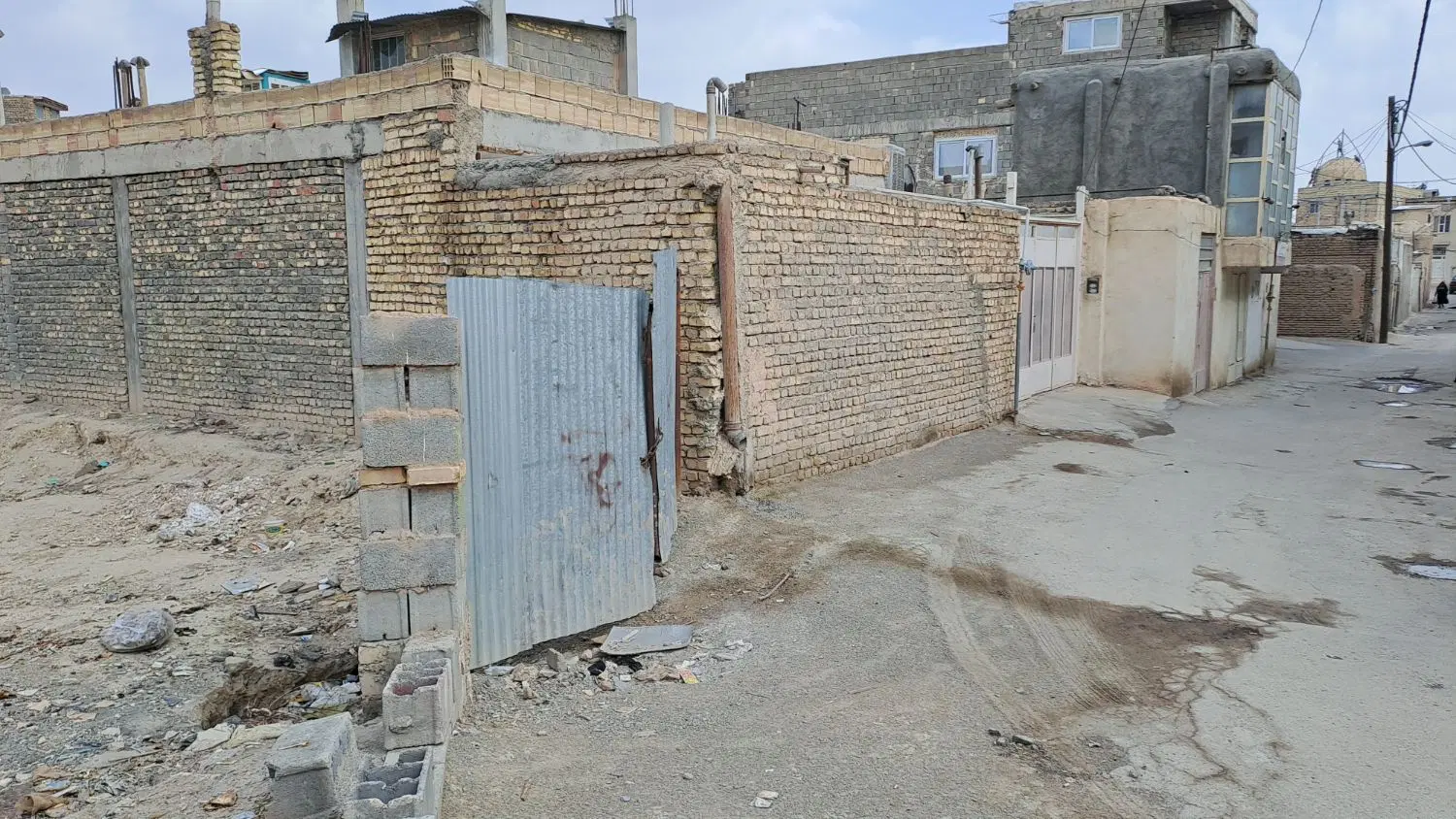 زمین  ۲۰۰ متری خ اباذر