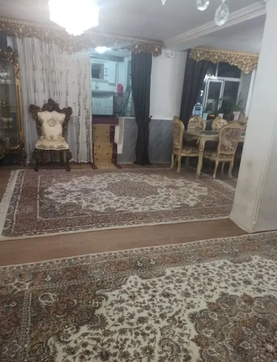 خانه واحد اپارتمان ۱۳۰ متر حیاط دار عباسی بهشتی