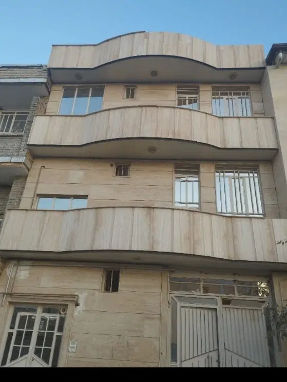 طبقه پاین راه جداخیابان آژیده اجاره داده می‌شود