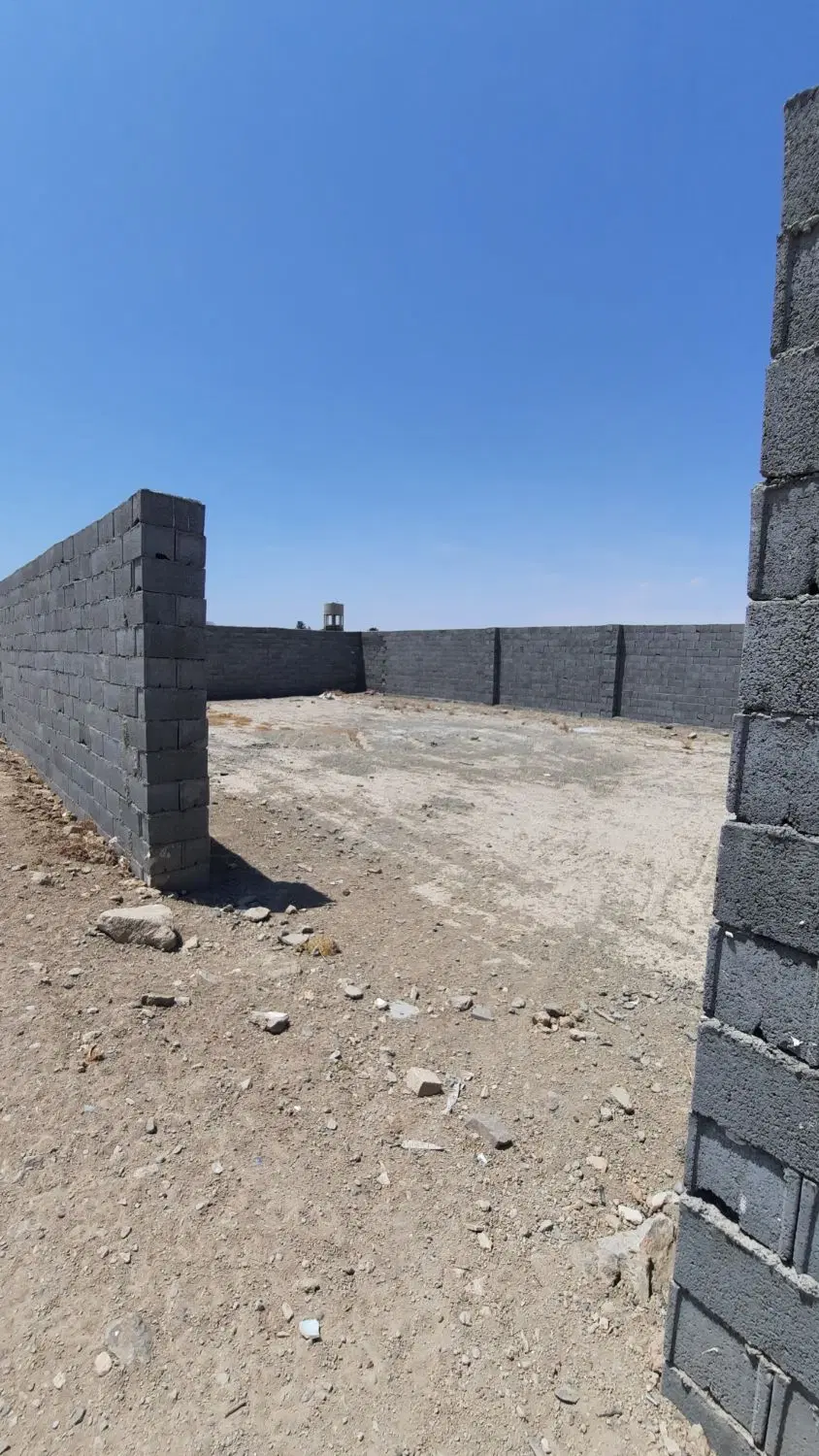 زمین چهاردیواری