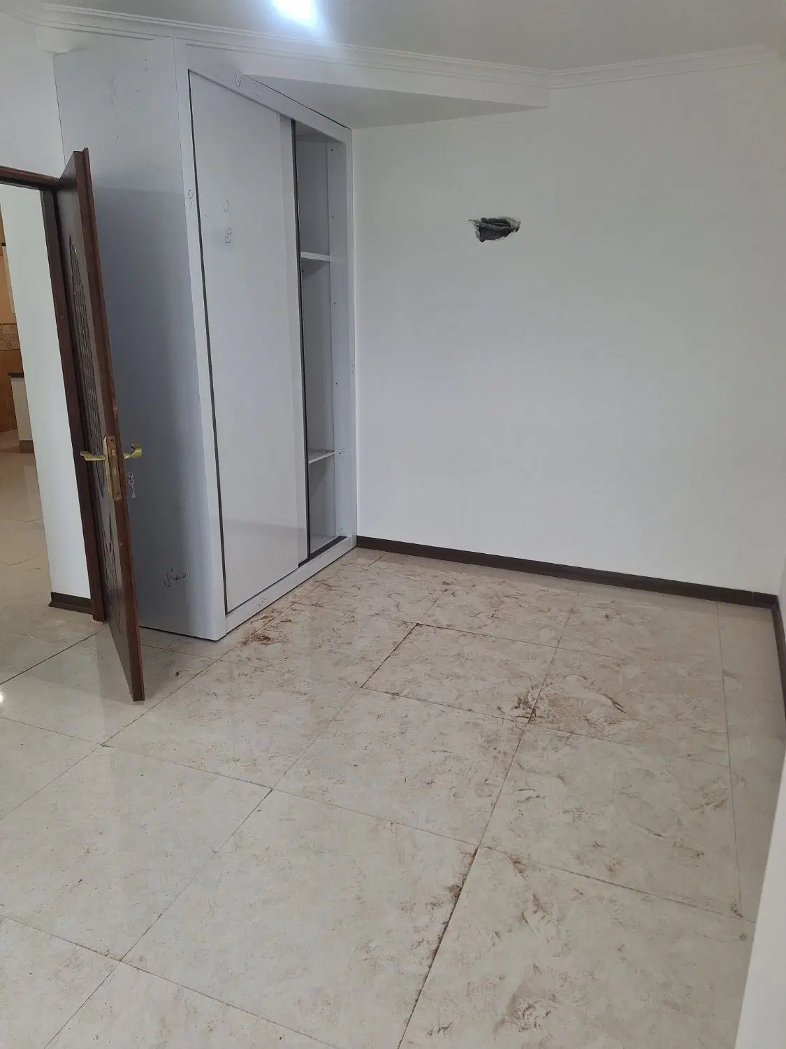آپارتمان ۱۳۷متری ۳خواب در بهاران