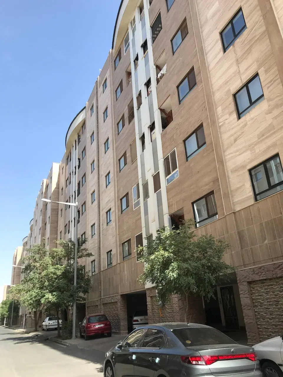 آپارتمان، در خیابان سپیده