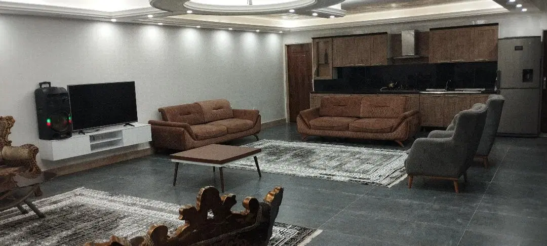 ویلا برای دور همی هاتون تولد جشن